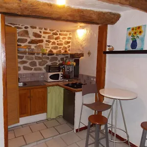 https://joli-studio-aups.fr-provencehotel.com